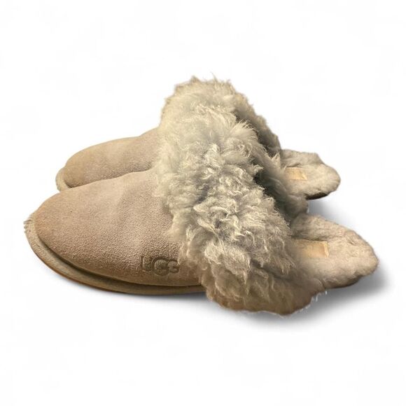 Ugg Women's Slippers - Picture 1 of 3